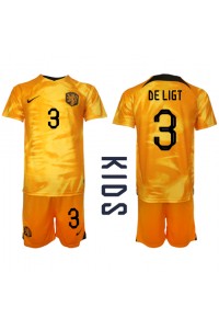 Fotbalové Dres Holandsko Matthijs de Ligt #3 Dětské Domácí Oblečení MS 2022 Krátký Rukáv (+ trenýrky)